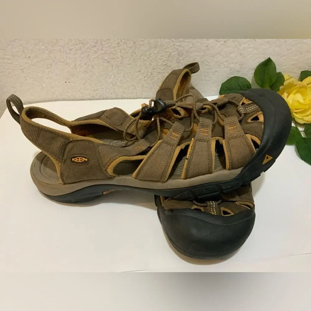 Keen Newport H2 Mens 15 Brown Leather Hiking Trail Water Beach Sandals Shoes